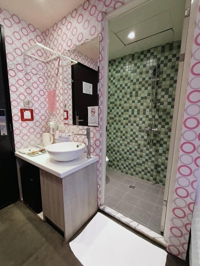 Taiwan Seven Days Boutique Hotel Tajpej Kültér fotó