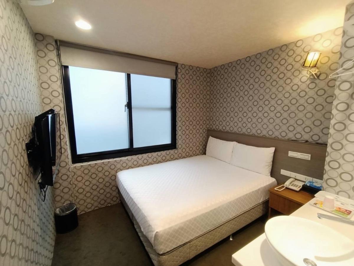 Taiwan Seven Days Boutique Hotel Tajpej Kültér fotó