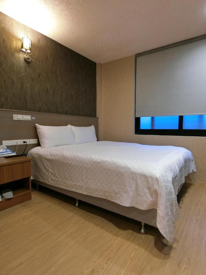 Taiwan Seven Days Boutique Hotel Tajpej Kültér fotó